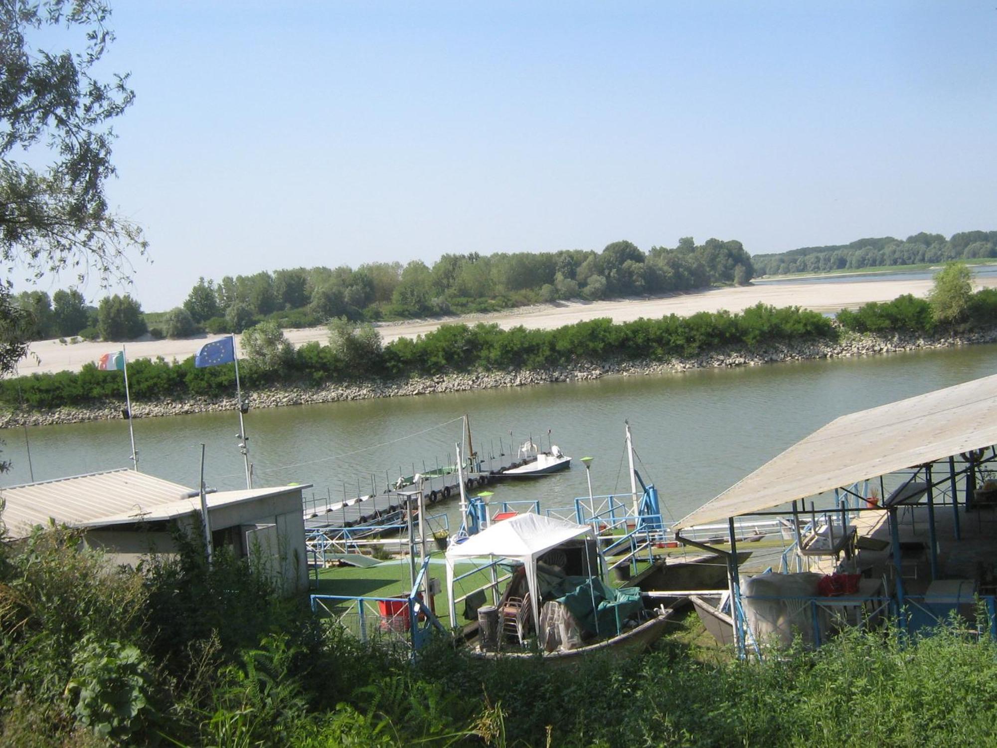 Hostiliae Ciminiera Hotel Ostiglia Экстерьер фото